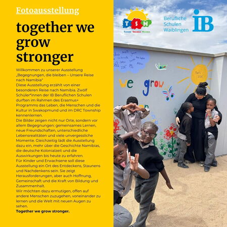 Kinder erleben gemeinsame Momente bei der Fotoausstellung „together we grow stronger“ in Namibia. | © Name