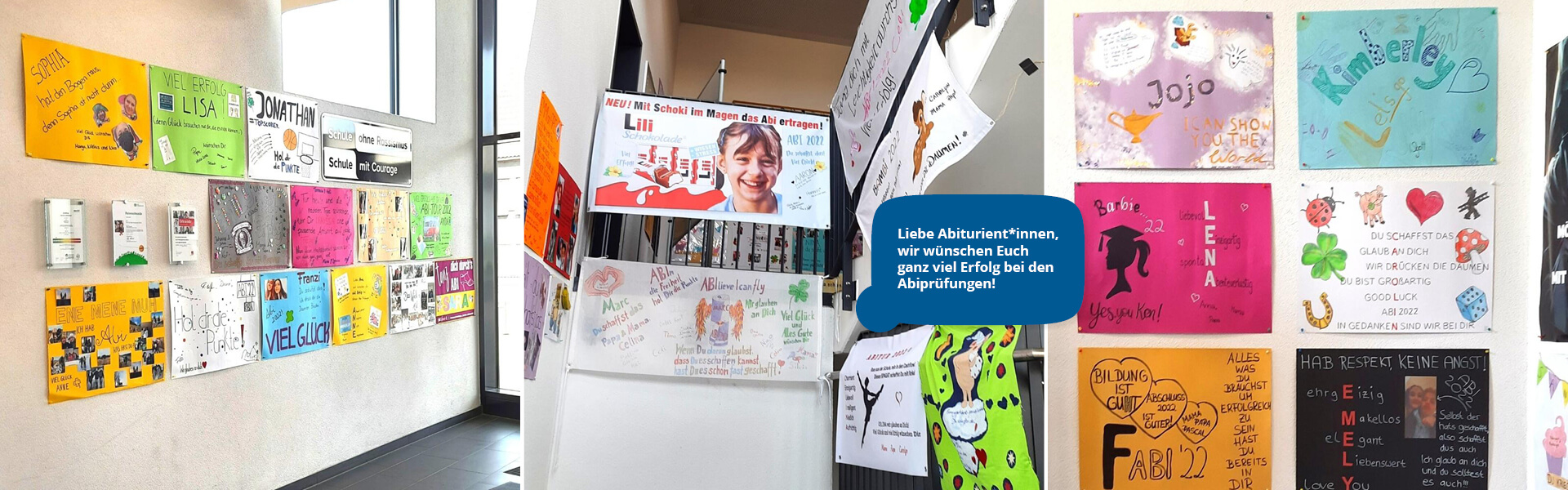 Bunte Plakate mit Glückwünschen und kreativen Gestaltungen für die Abiturprüfungen schmücken die Wände eines Schulflurs.